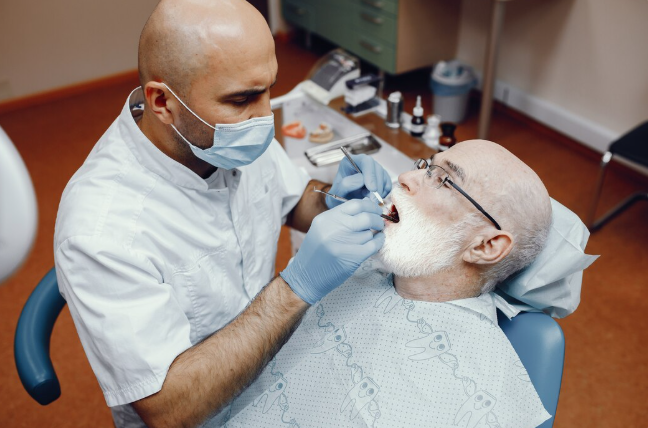 Oral Surgeon for Dental Implants in Kent, WA: What to Expect